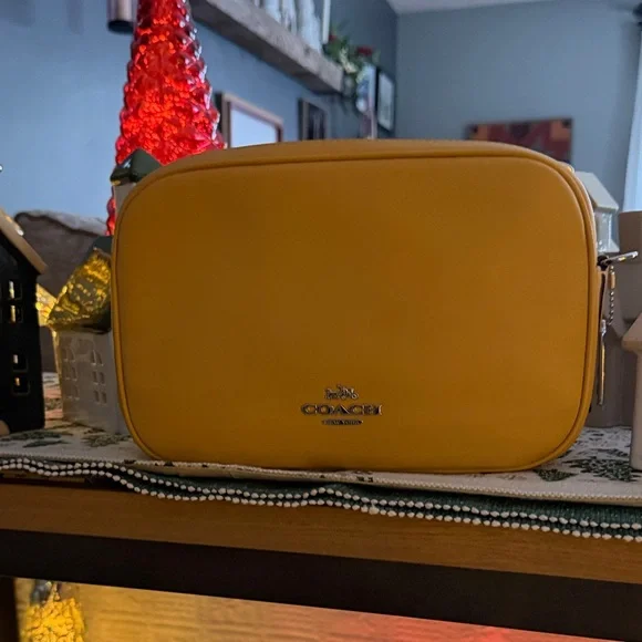 Coach Vibrant Yellow Camera Crossbody Bag New Never Used - Picture 1 of 8